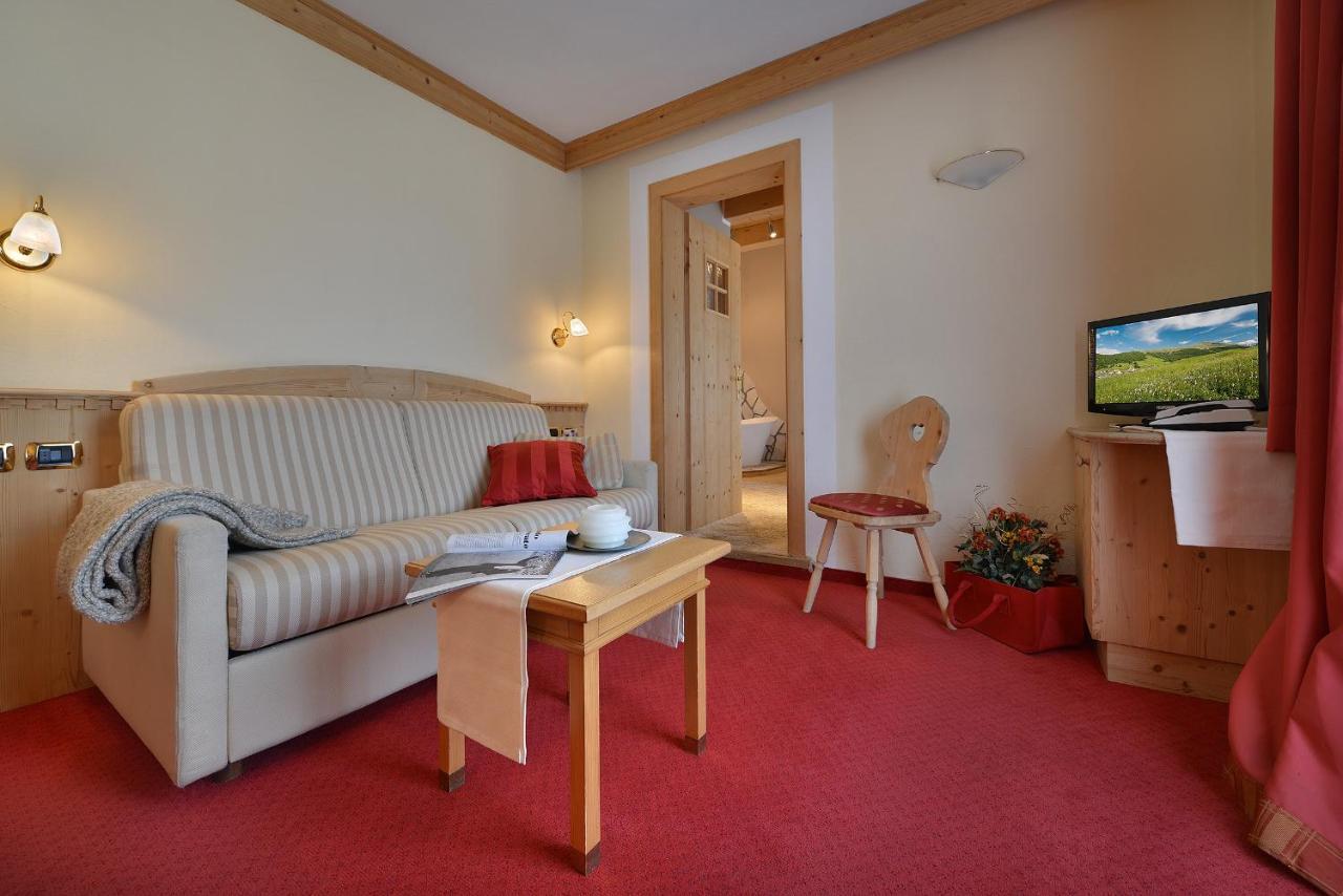 Hotel Cristallo Livigno Exterior foto